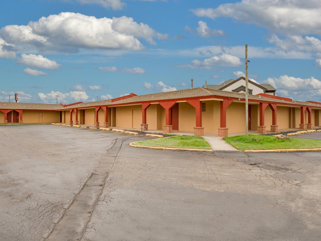 Travelers Inn Midwest City Bagian luar foto