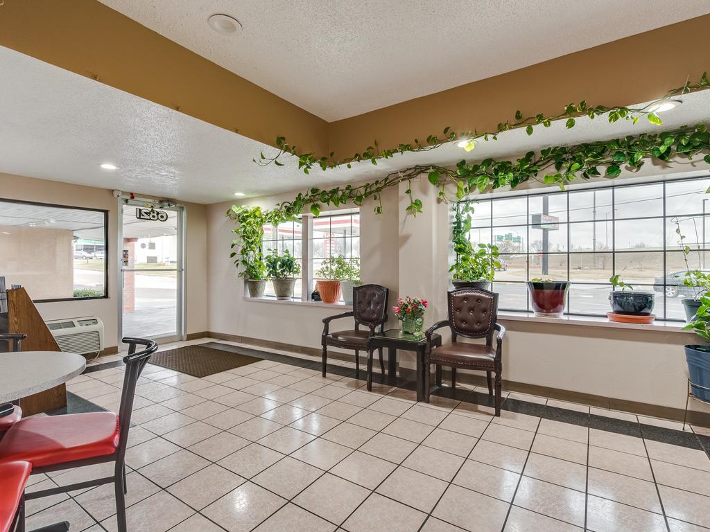 Travelers Inn Midwest City Bagian luar foto