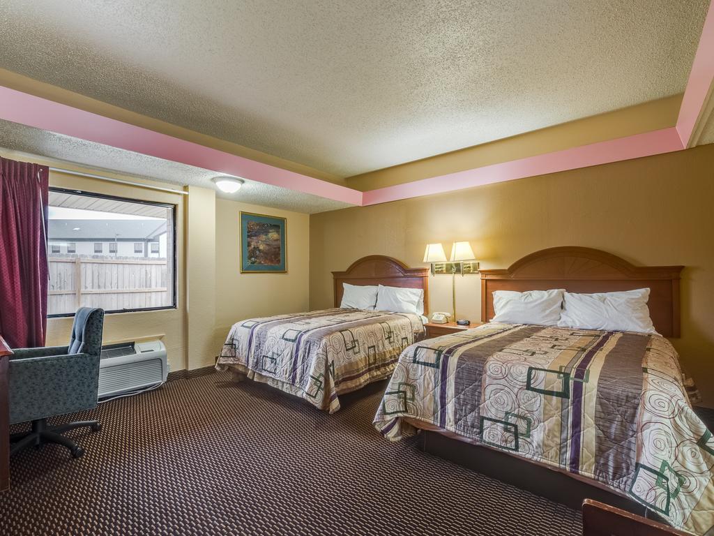 Travelers Inn Midwest City Bagian luar foto