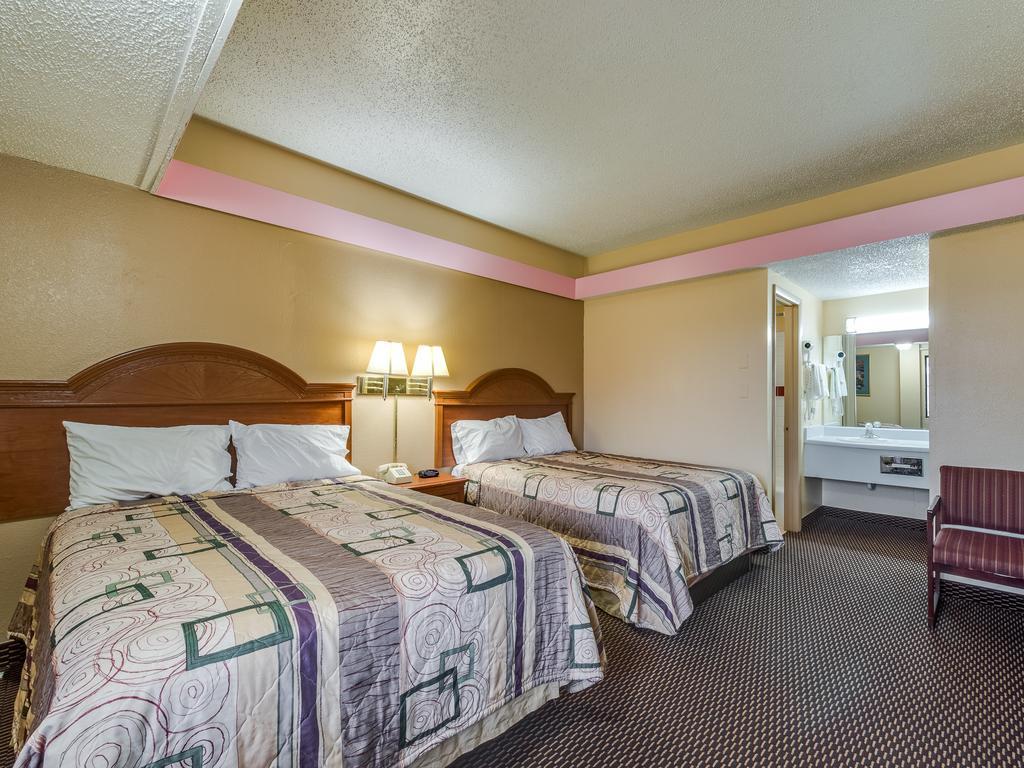Travelers Inn Midwest City Bagian luar foto