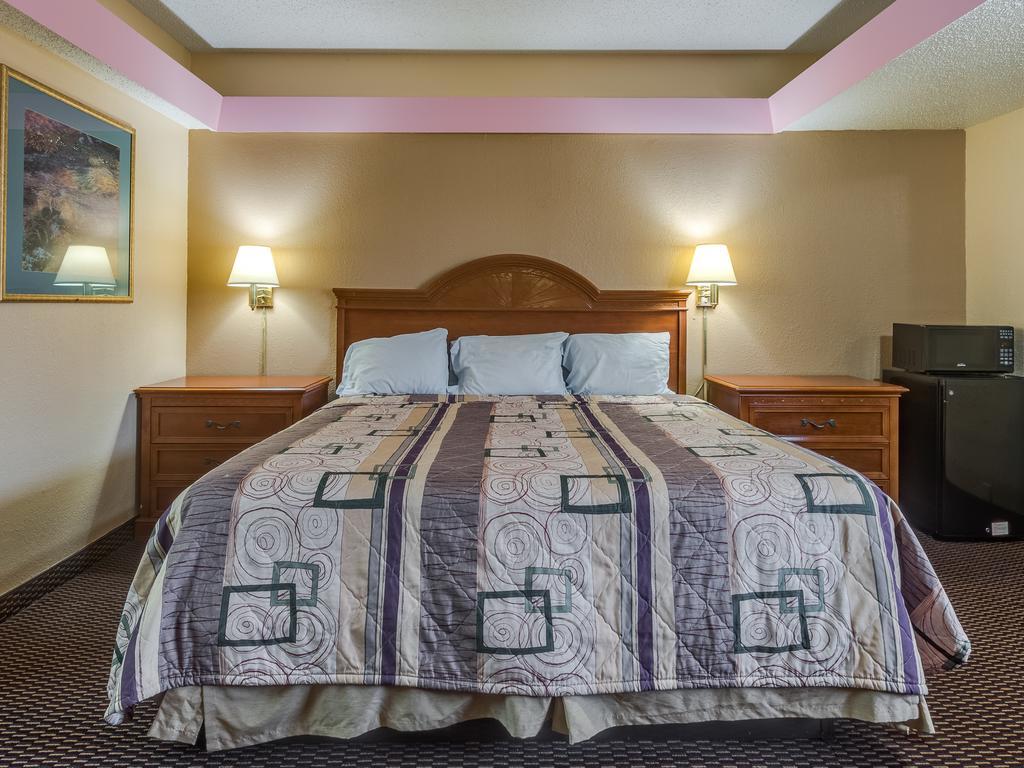 Travelers Inn Midwest City Bagian luar foto