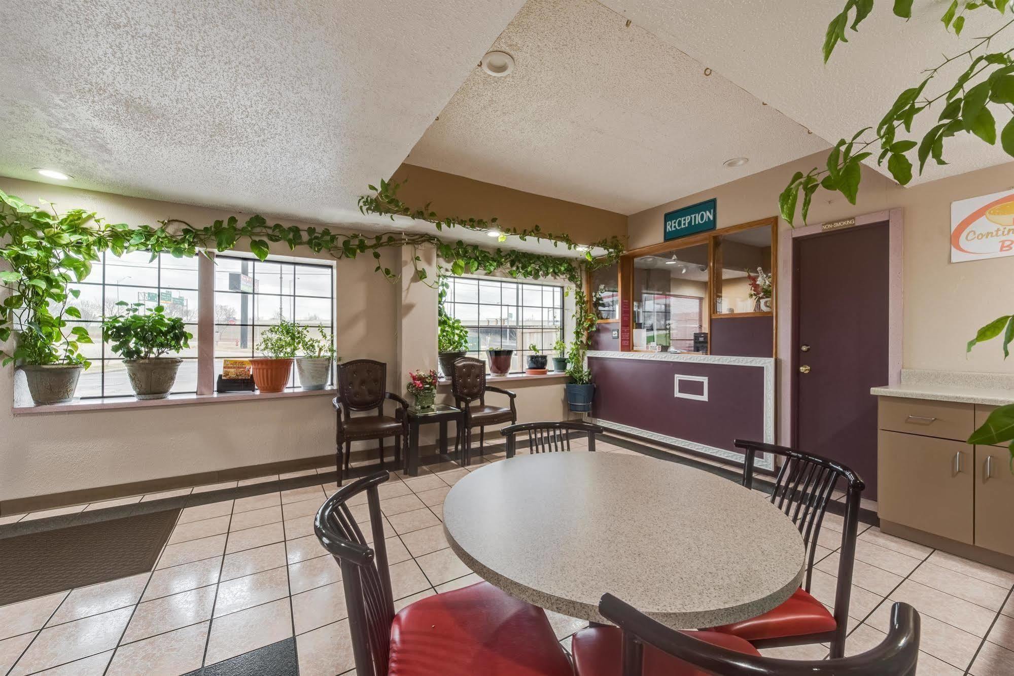 Travelers Inn Midwest City Bagian luar foto