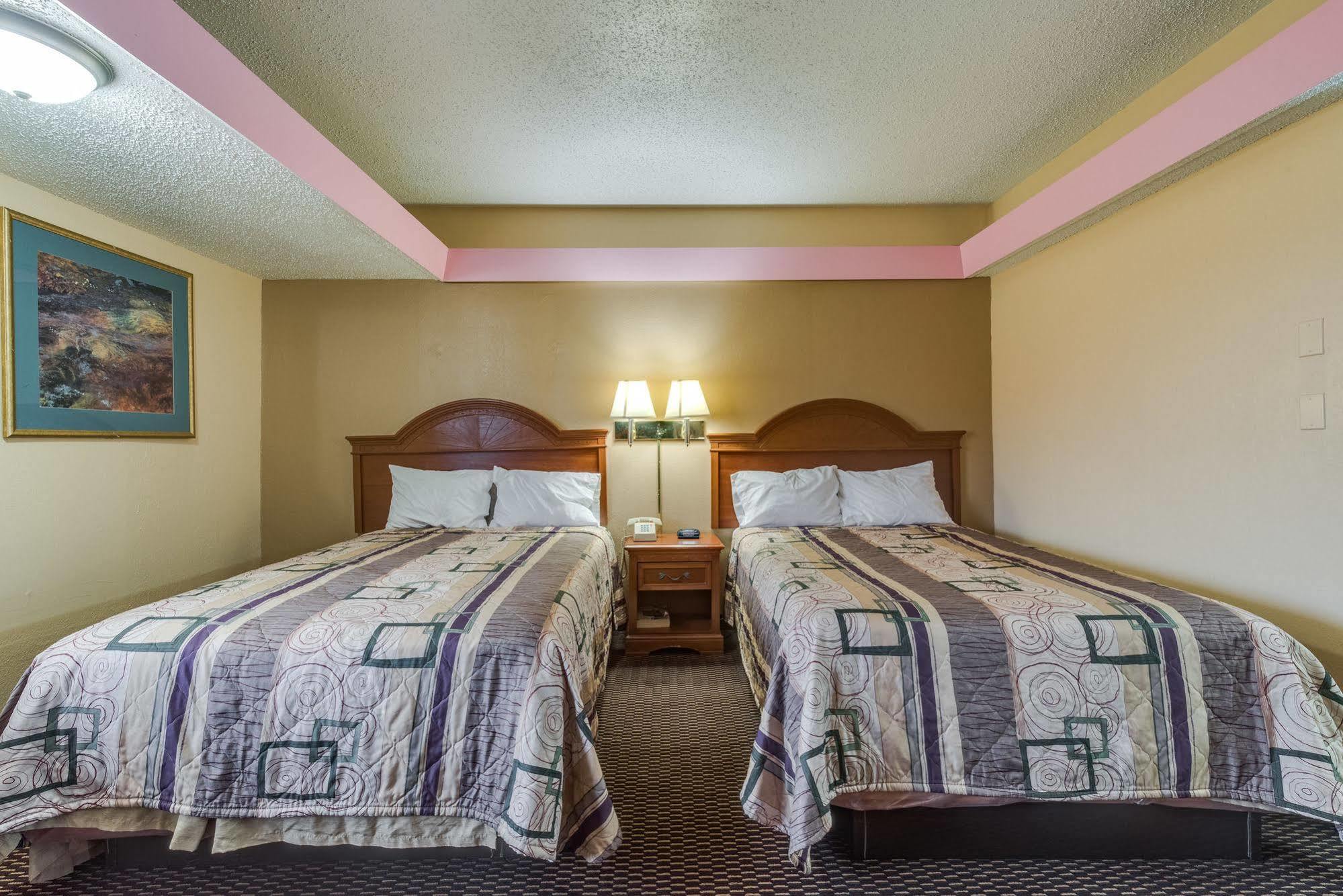 Travelers Inn Midwest City Bagian luar foto