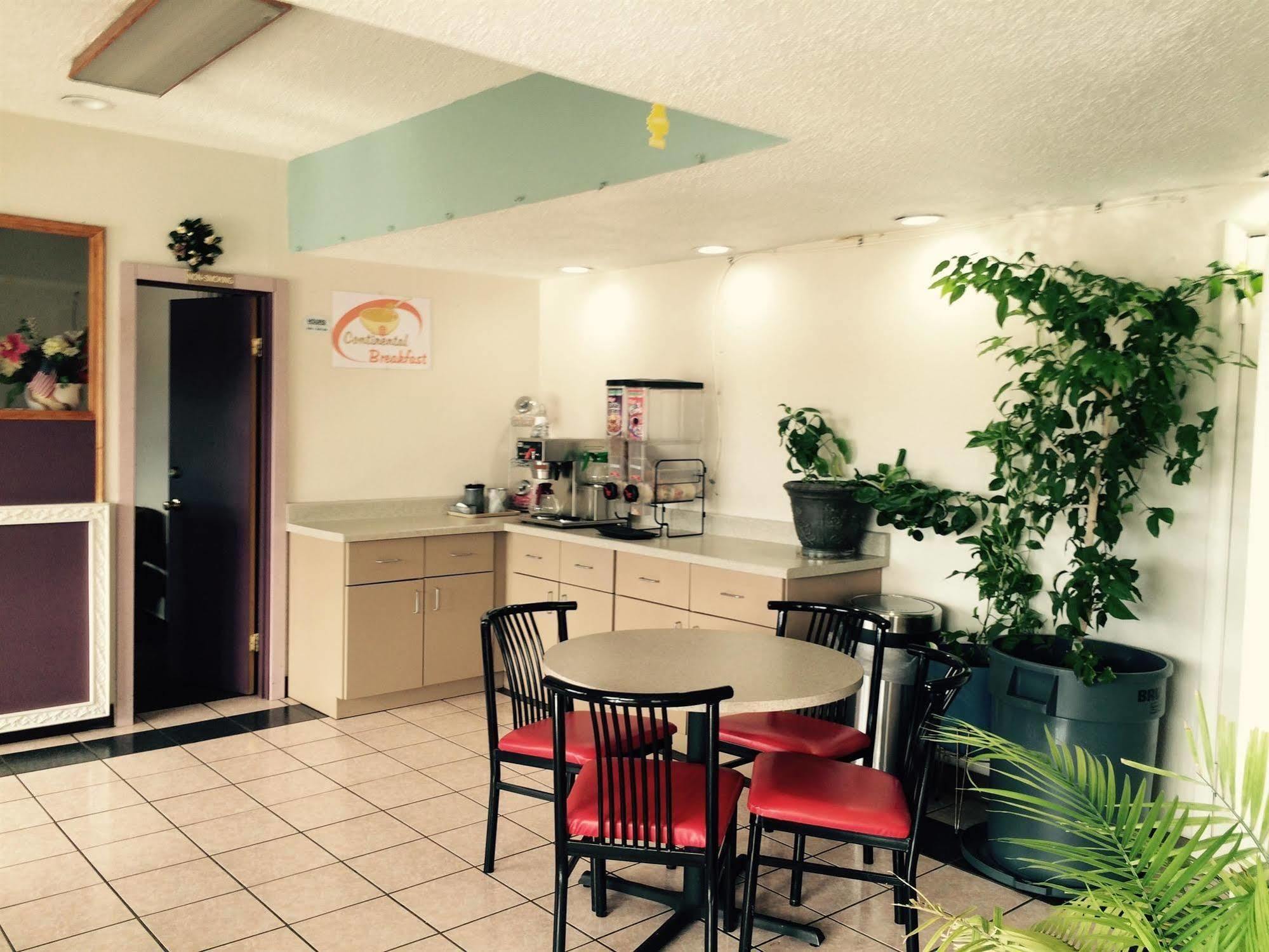 Travelers Inn Midwest City Bagian luar foto
