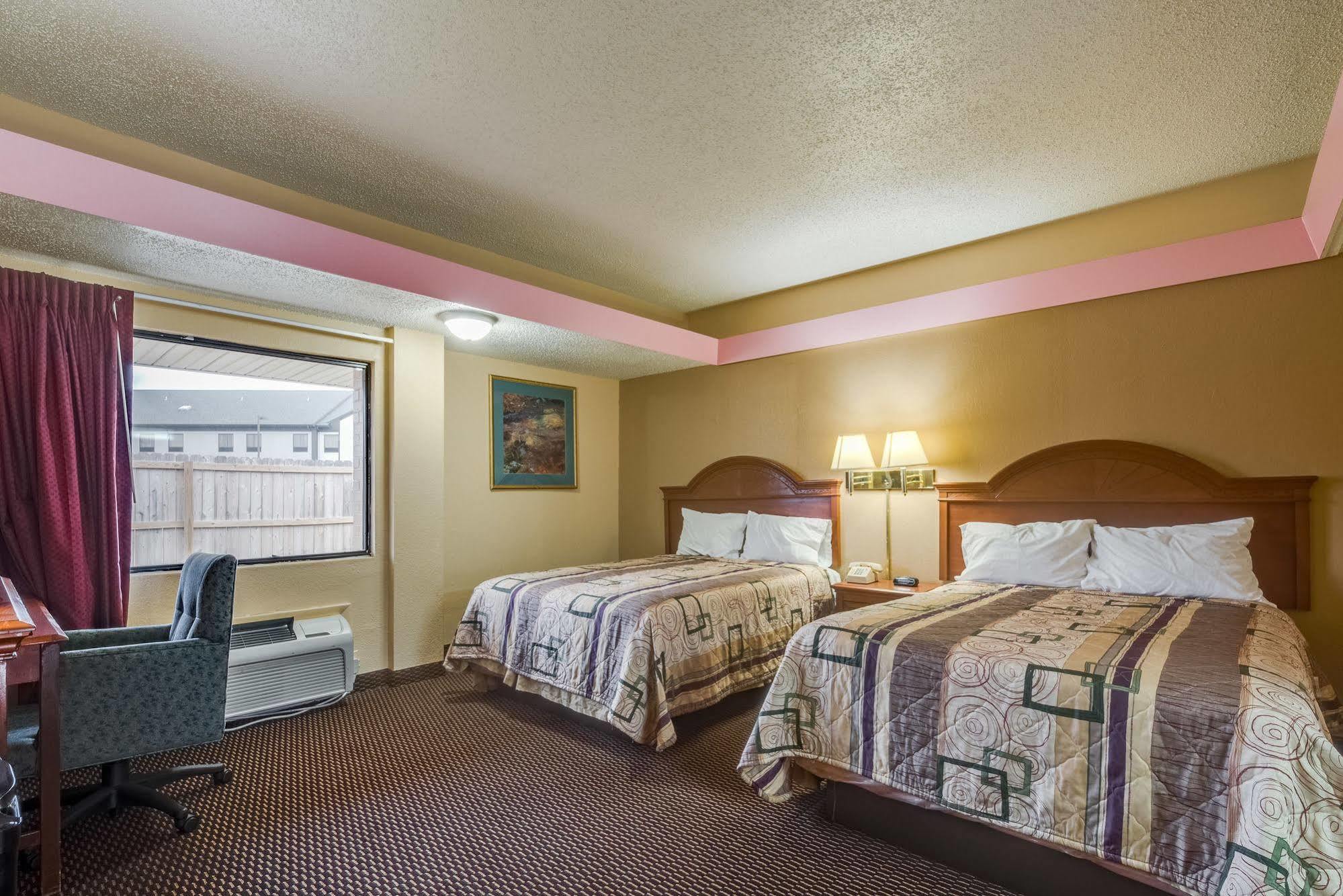Travelers Inn Midwest City Bagian luar foto