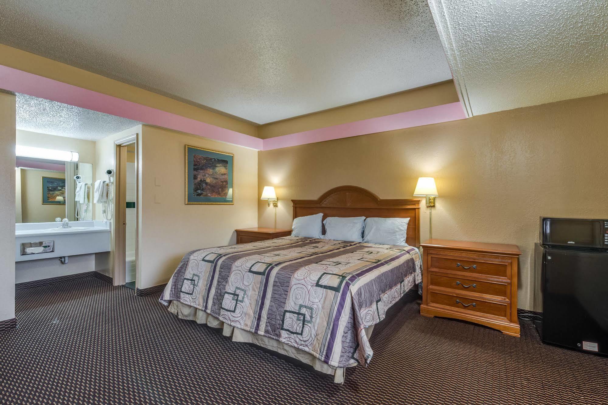 Travelers Inn Midwest City Bagian luar foto