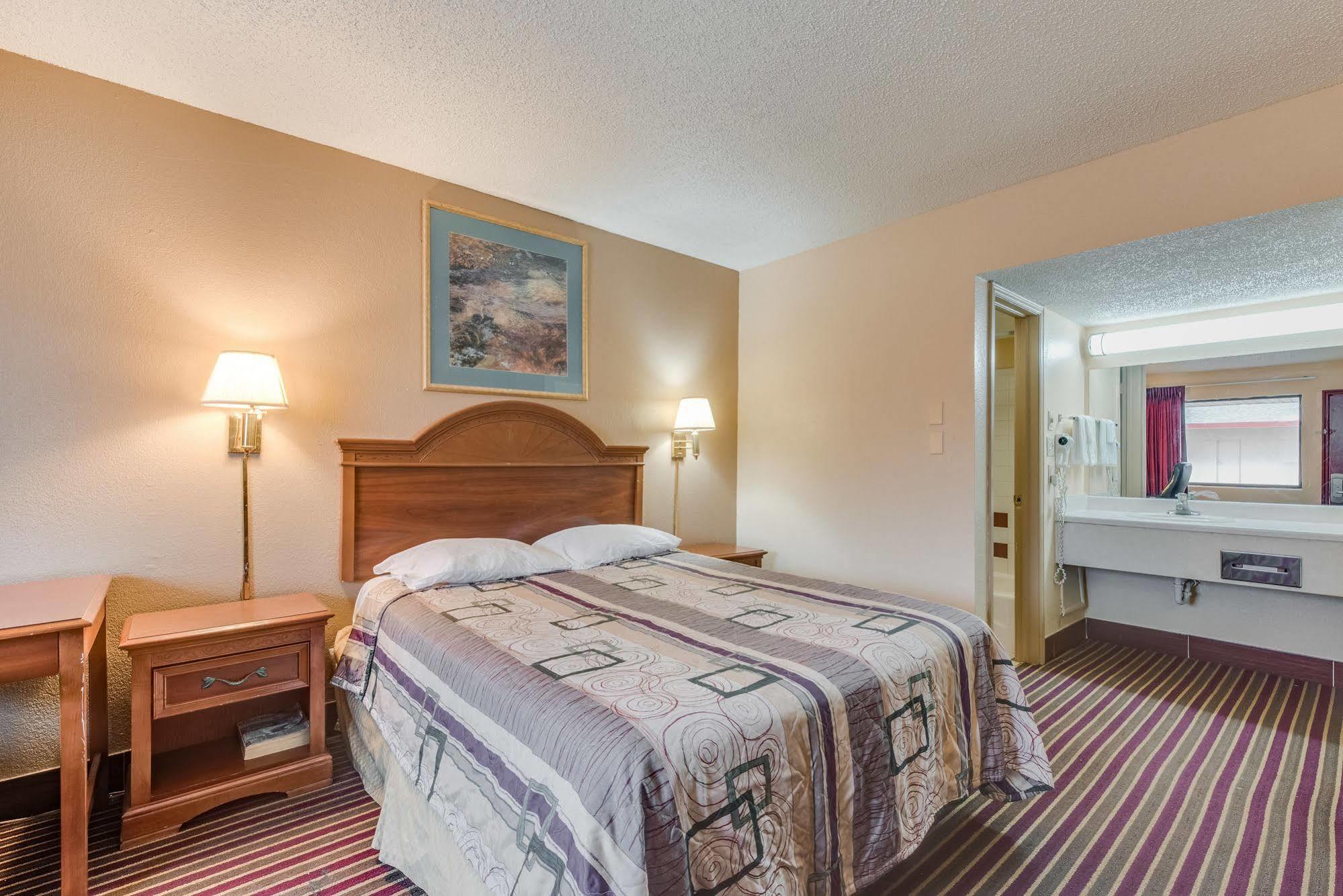 Travelers Inn Midwest City Bagian luar foto